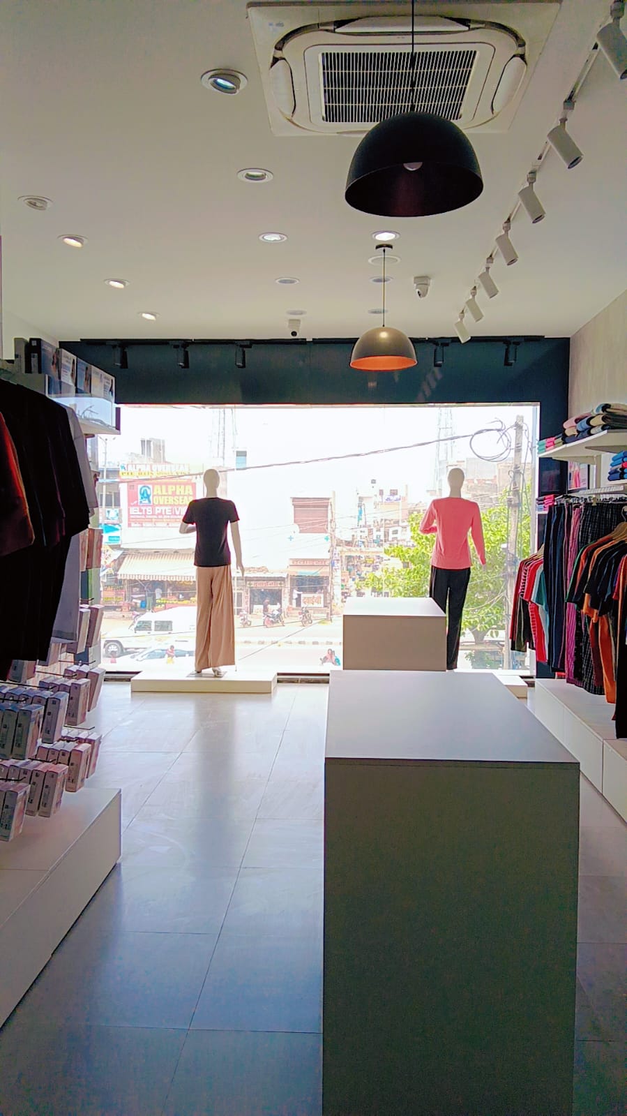 Jockey store in Pundri, Kaithal